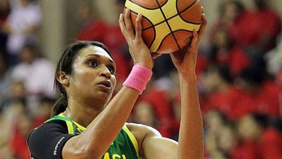 Basquetebolista brasileira volta a falhar competição