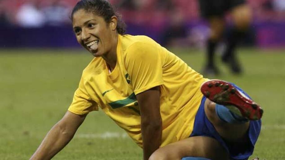 Cristiane torna-se na melhor marcadora de sempre