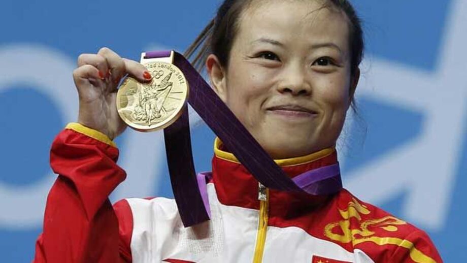 Chinesa Wang Mingjuan de ouro nos 48kg