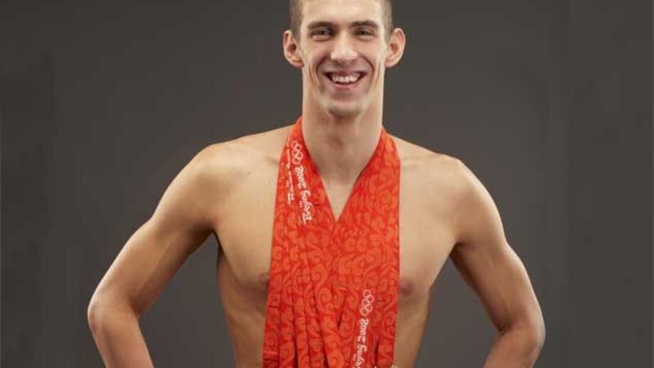 Michael Phelps aproxima-se de Latynina