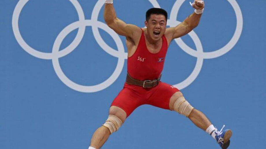 Kim Un-guk com ouro e recorde mundial em -62 Kg
