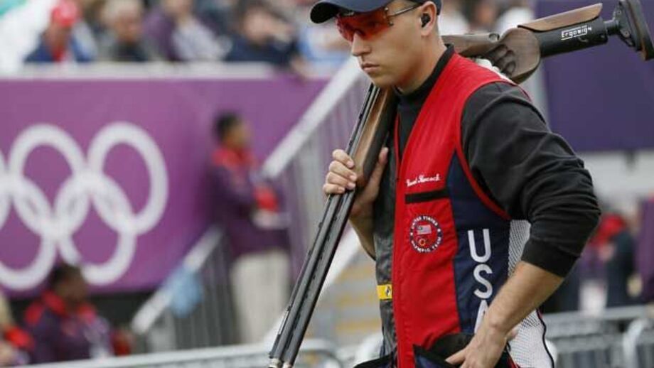 Vincent Hancock revalida título em skeet