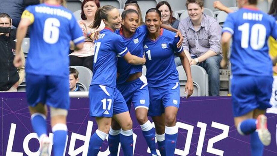 França vence e sela apuramento
