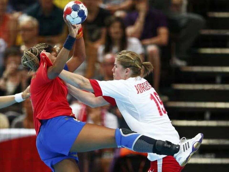Espanha bate Dinamarca por 24-21