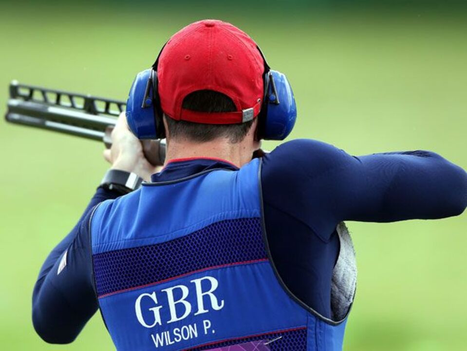 Britânico Peter Wilson campeão de fosso duplo