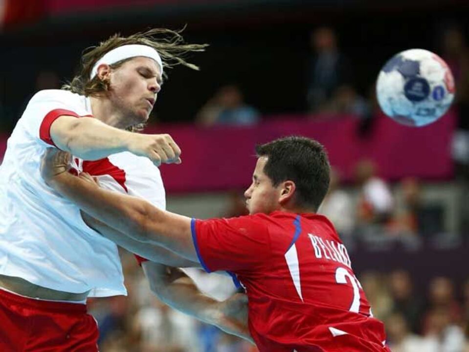 Dinamarca bate Sérvia por 26-25