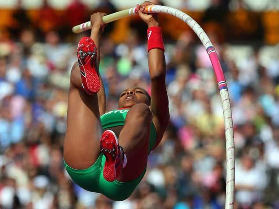 Leonor Tavares falha final da vara