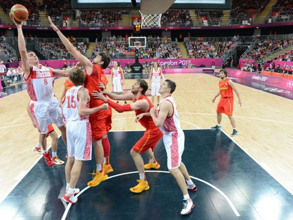 Rússia surpreende Espanha (77-74)