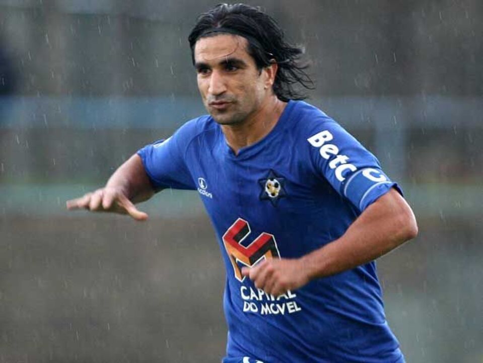 Freamunde vence Oliveirense por 2-1 