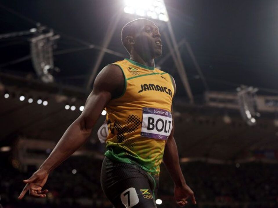 Lightning Bolt iguala recorde de Carl Lewis