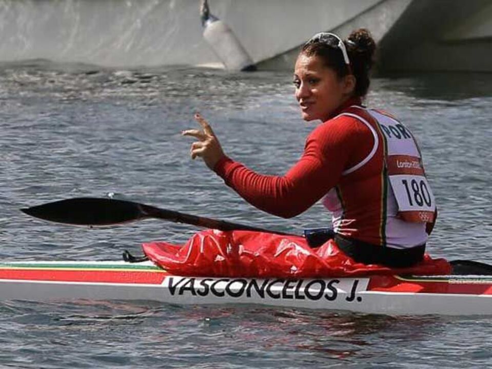 K2 500 metros feminino nas "meias" com 2.º lugar na série