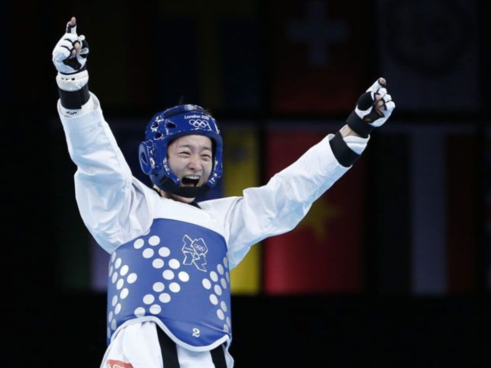 Jingyu conquista ouro em -49kg 