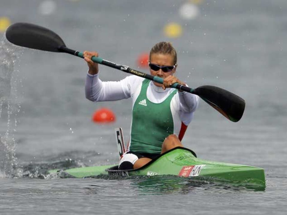 Danuta Kozak conquista ouro no K1 500 metros