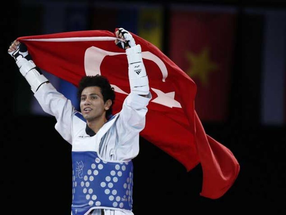 Turco Servet Tazegul conquista ouro nos -68 kg