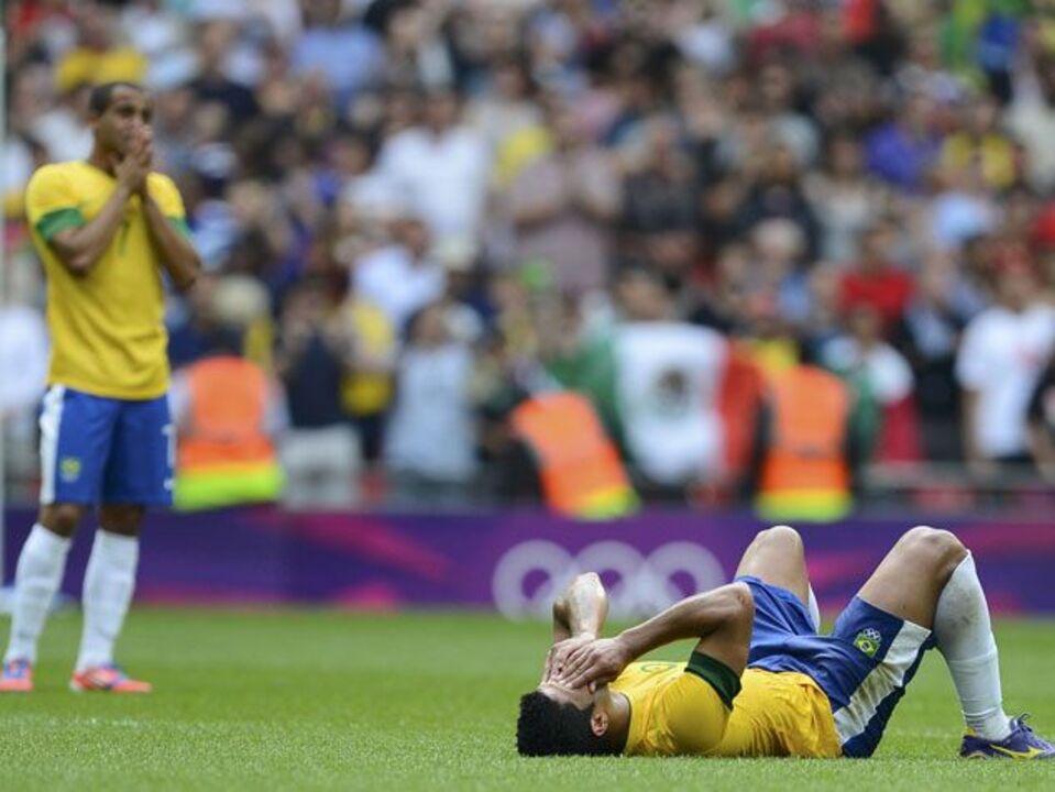 México surpreende Brasil e fica com o ouro