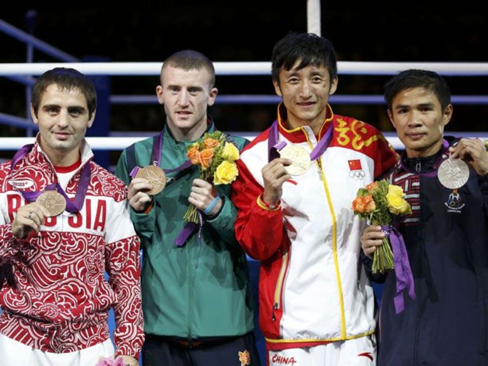 Chinês Zou Shiming revalida título de -49kg 