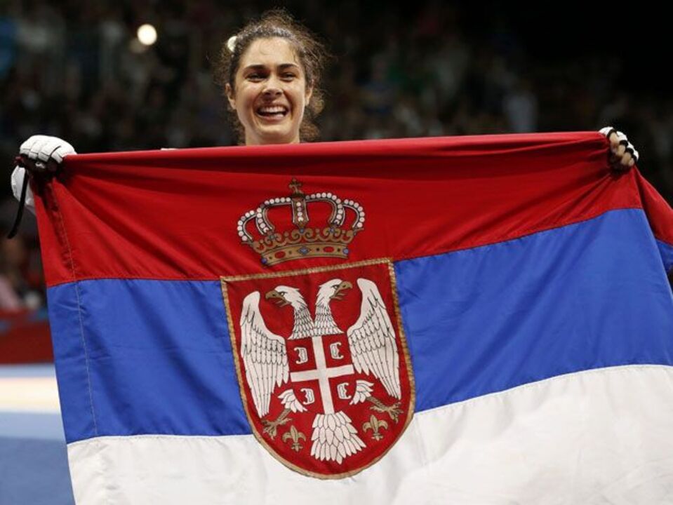 Sérvia Milica Mandic conquista ouro nos +67 kg