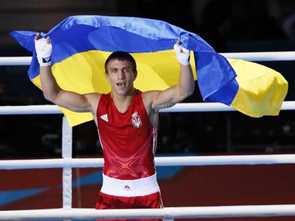 Lomachenko sagra-se campeão nos -60 kg