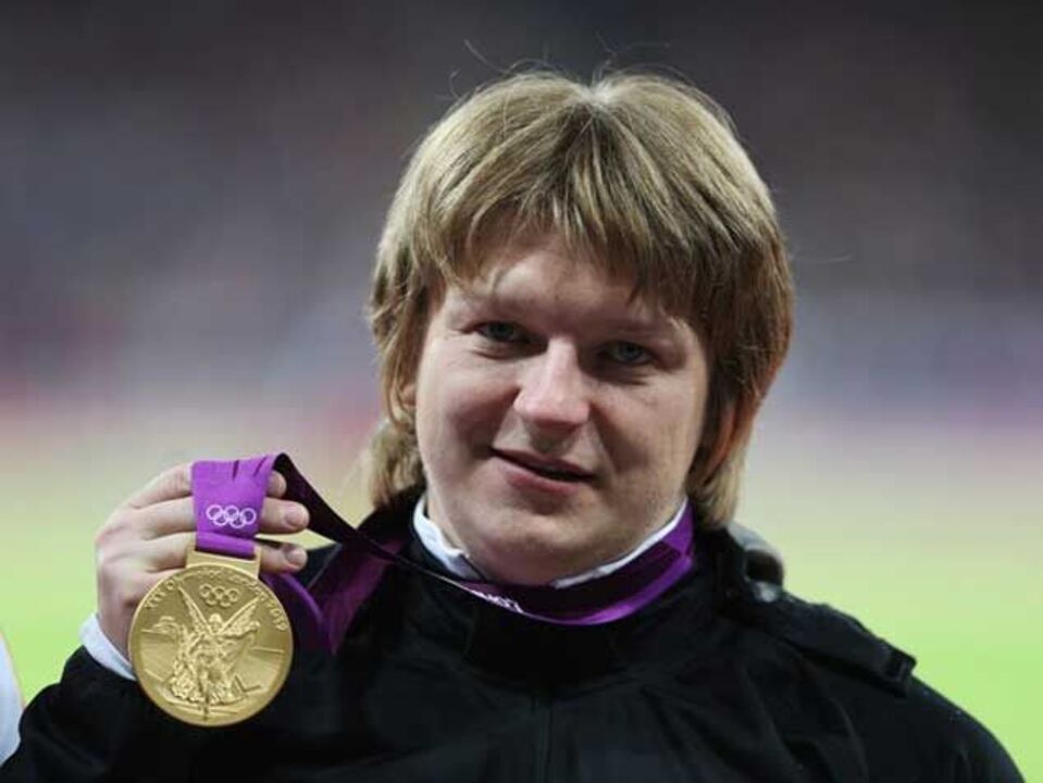 Ostapchuk fica sem o ouro do lançamento do peso