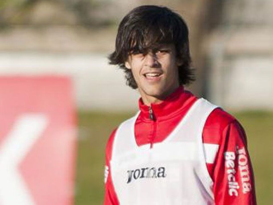 Leiria oficializa Filipe Oliveira nas águias