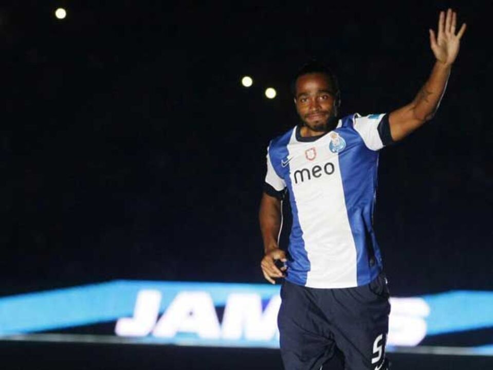 Alvaro Pereira no Inter por 10 milhões