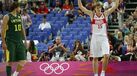 Enorme Kirilenko coloca Rússia nas "meias"
