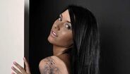 Lisa Zalic: Muito além das tatuagens
