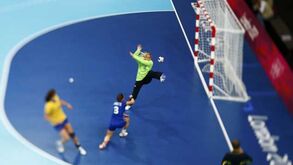 França derrota Suécia e volta ao topo do Grupo B
