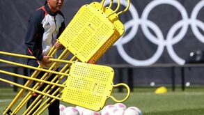 FIFA "iliba" selecionador feminino do Japão