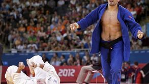 Russo Khaibulaev campeão dos -100kg para delírio de Putin
