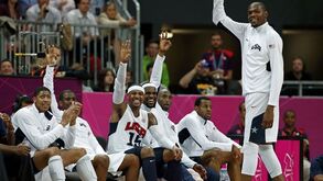 Estados Unidos atropelam Nigéria em jogo histórico