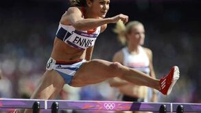 Jessica Ennis bate recorde nos 100 metros barreiras