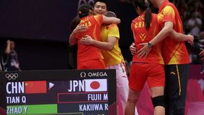 Tian Qing e Zhao Ynlei conquistam medalha de ouro em pares femininos