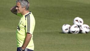 Mourinho: «Cabeça do Kaká não está bem»