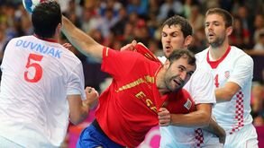 Líder Croácia bate Espanha