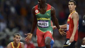Atleta de Granada Kirani James conquista ouro nos 400 metros