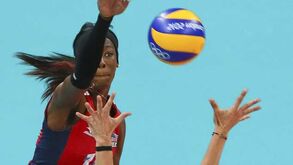 Norte-americanas garantem meias-finais