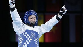 Jingyu conquista ouro em -49kg 