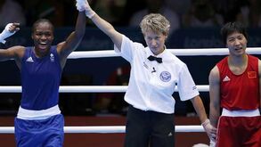 Inglesa conquista ouro em -51 kg