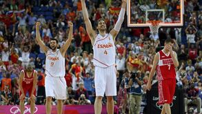 Espanha recupera e vai à final