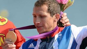 Ed McKeever ganha título no K1 200 metros