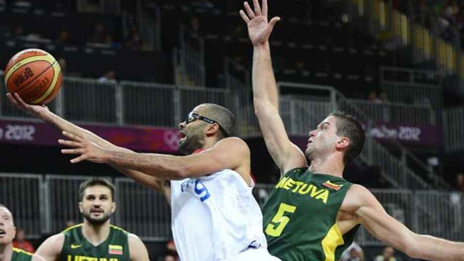 Tony Parker lidera França no triunfo face à Lituânia