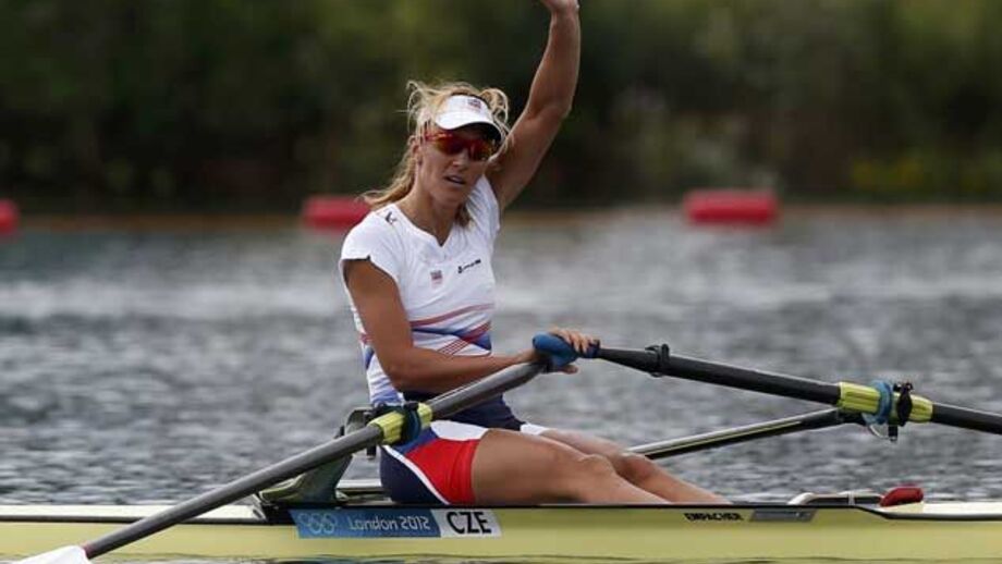 Miroslava Knapkova conquista ouro no skiff feminino