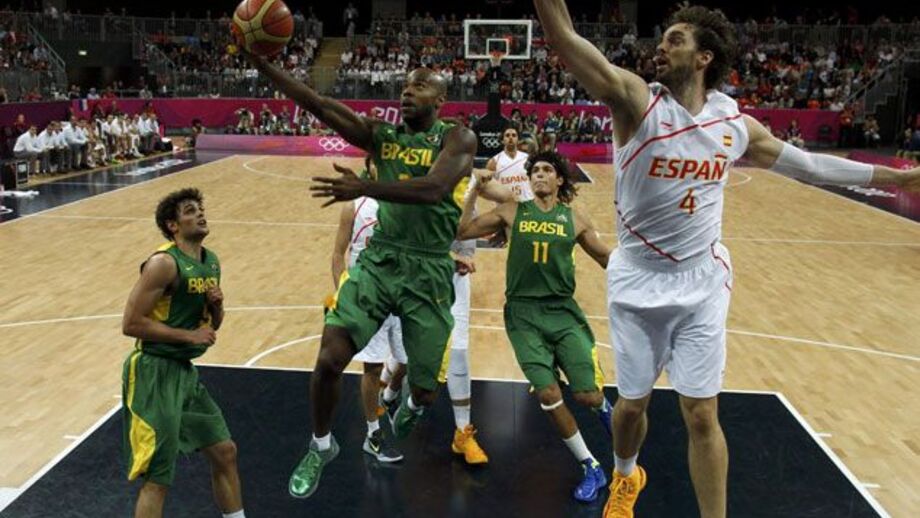Brasil atira Espanha para o 3.º lugar