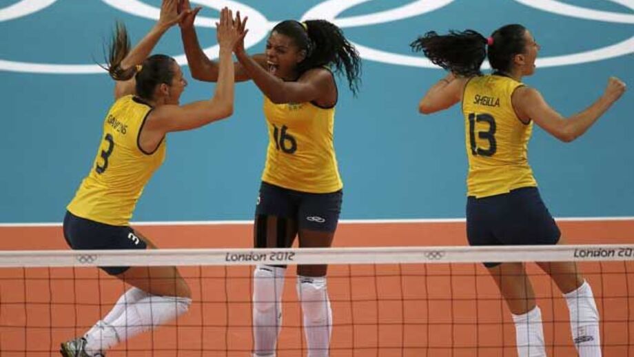 Brasileiras vencem Rússia a caminho das "meias"