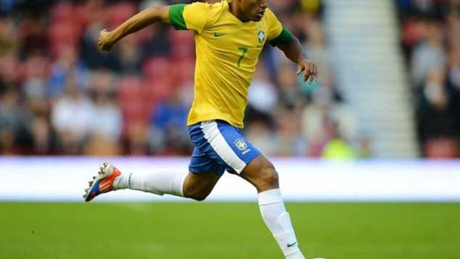 PSG confirma contratação de Lucas Moura