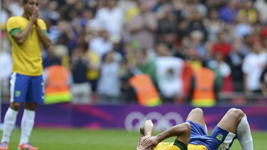 México surpreende Brasil e fica com o ouro