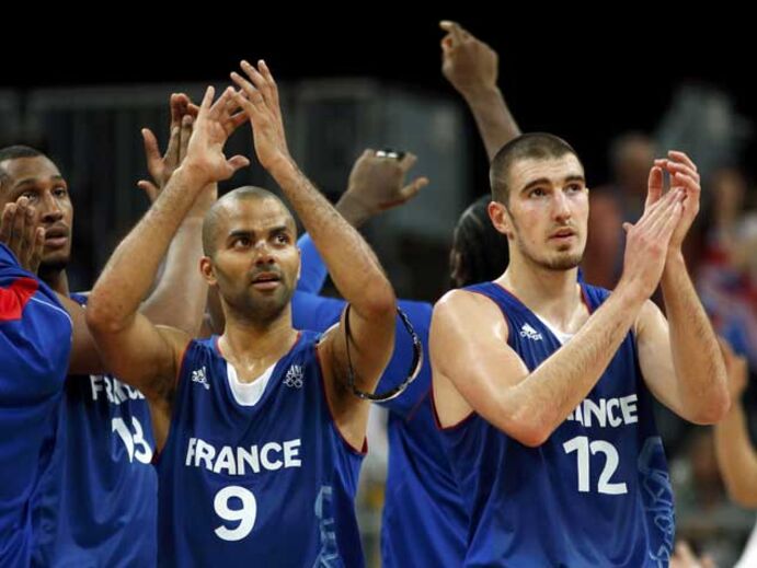 França vence Tunísia e segue para os 'quartos' (73-69)