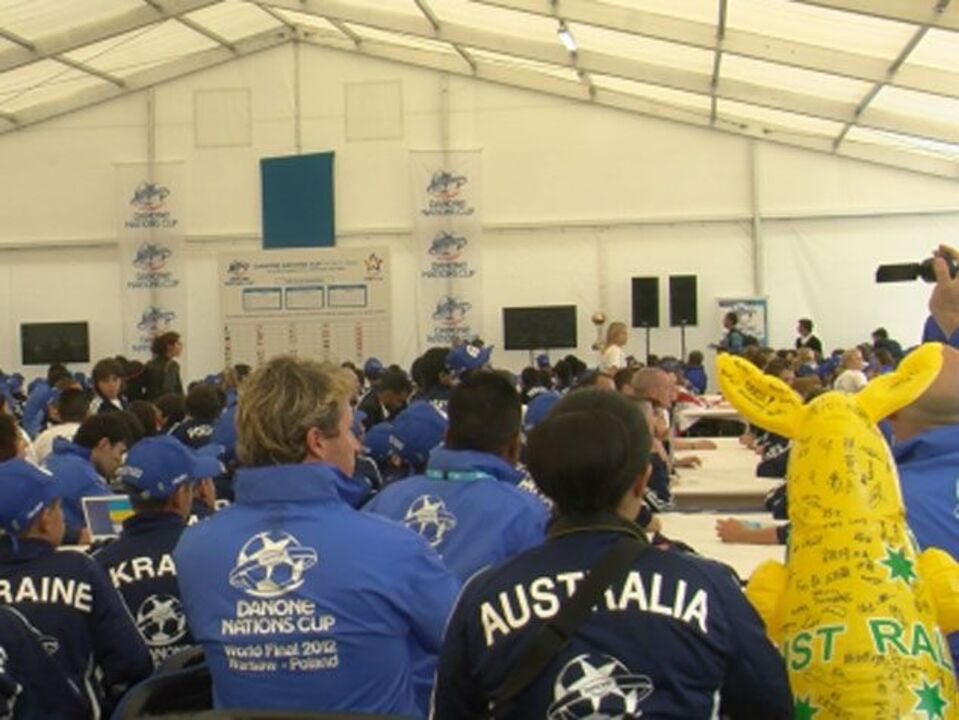 Danone Cup: Apresentação com muita festa