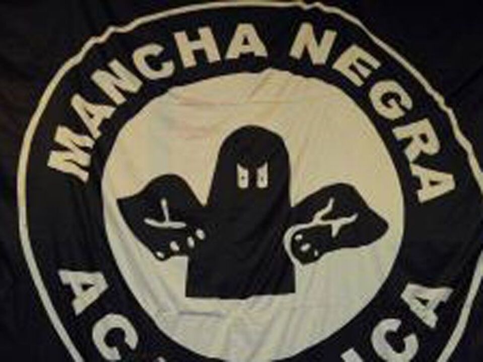 Adeptos do Benfica tentaram vandalizar sede da Mancha Negra